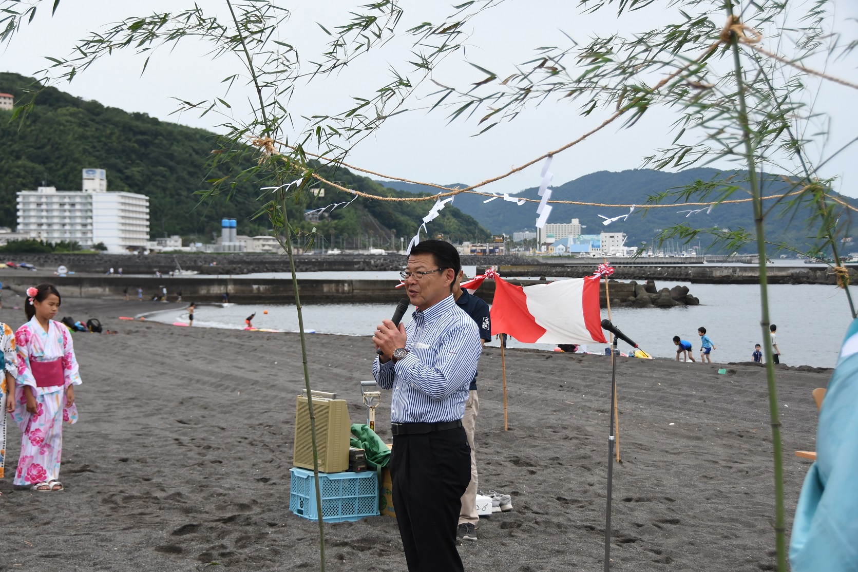 安全祈願祭であいさつをする小野市長