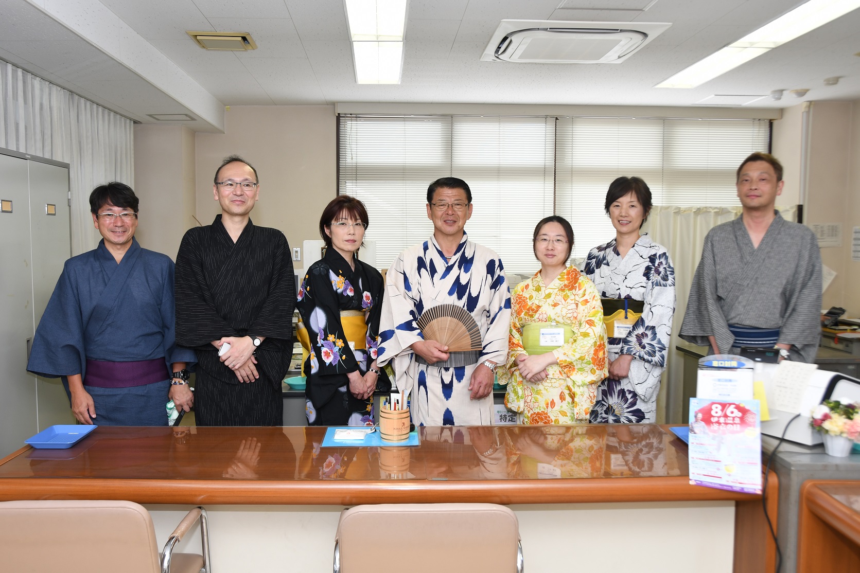 浴衣の日を視察する小野市長