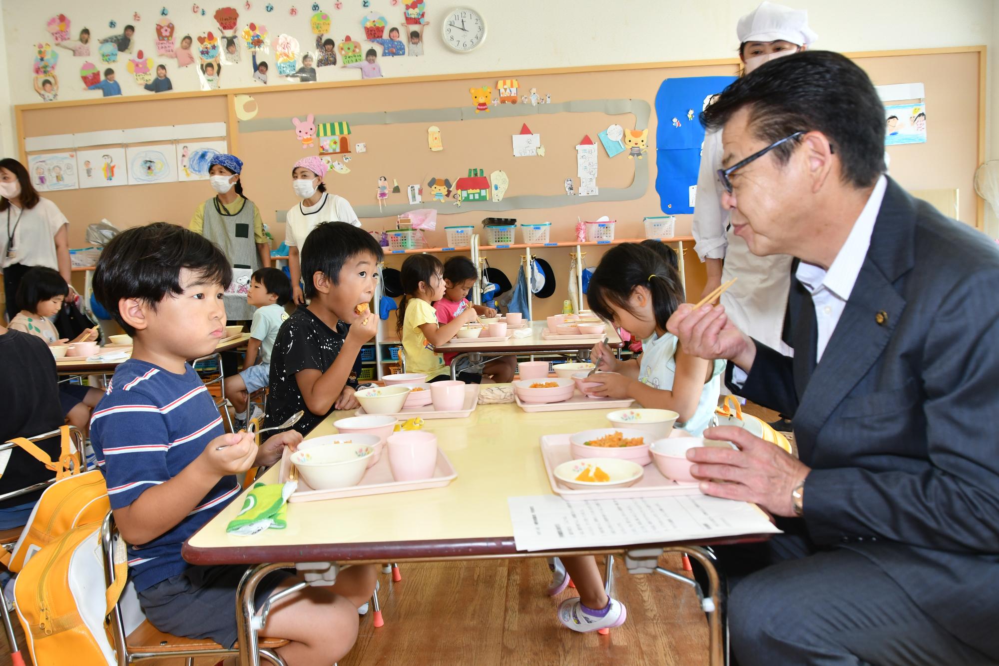 0914八幡野幼稚園給食視察