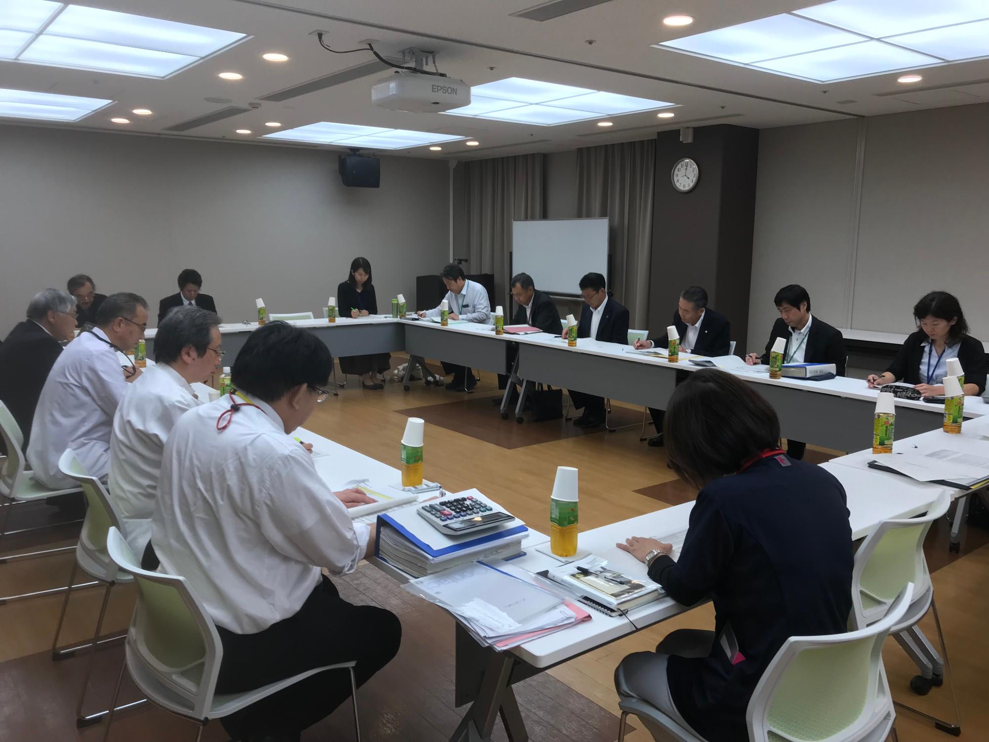 伊東市民病院管理運営協議会の様子