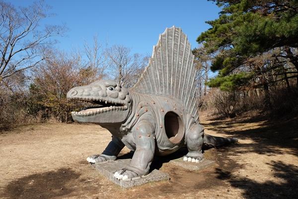 恐竜モニュメント（ディメトロドン）の写真