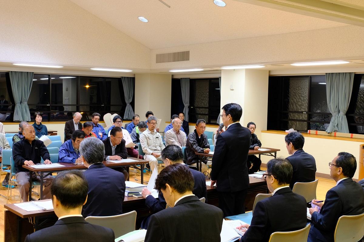 生涯学習センター赤沢会館で開催された13回目となるタウンミーティングの写真