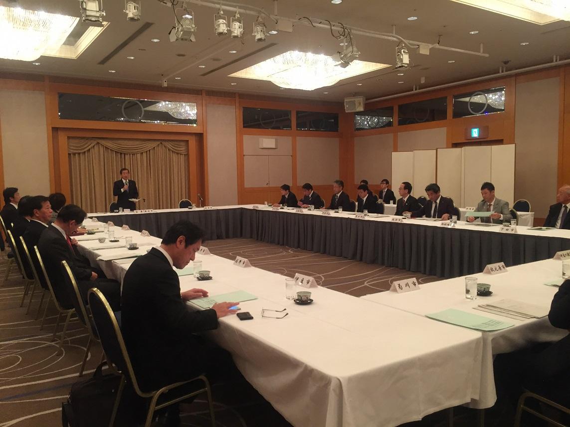 ホテルセンチュリー静岡で開催された12月定例市長会議の写真